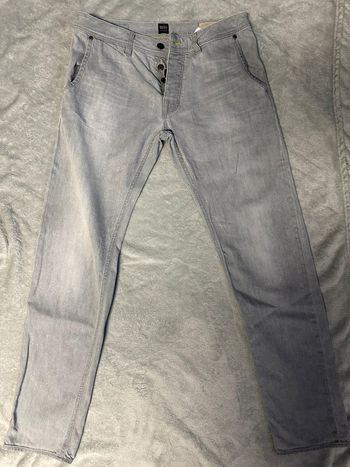 Jeans Boss gris clair coupe regular Taille 33/32