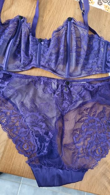 Ensemble rougegorge violet  soutien gorge / culotte