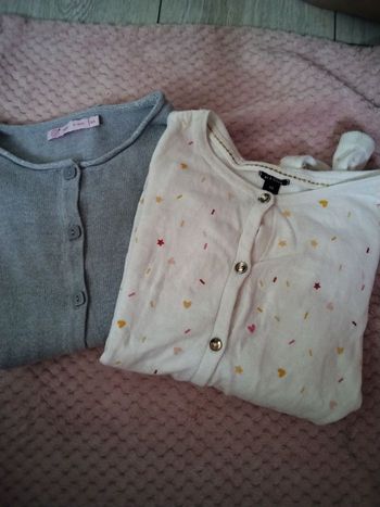 Lot de 2 gilets fille 8 ans