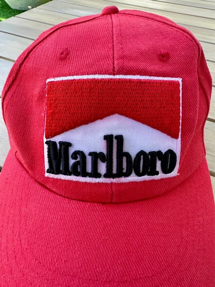 Casquette Ferrari X Marlboro - photo numéro 9