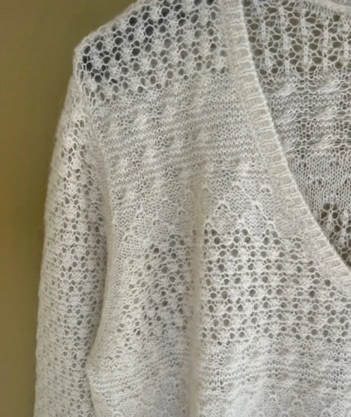 Magnifique pull fin col en V || laine et angora || 40-42 - photo numéro 3