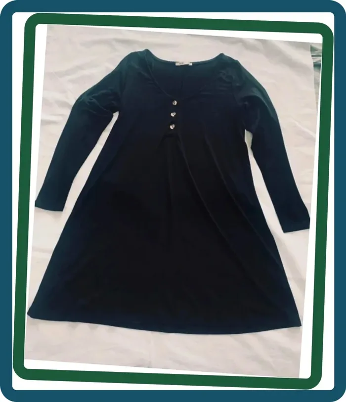 Robe noire avec décolleté plongeant TRÈS fluide Pull&Bear T/L - photo numéro 4