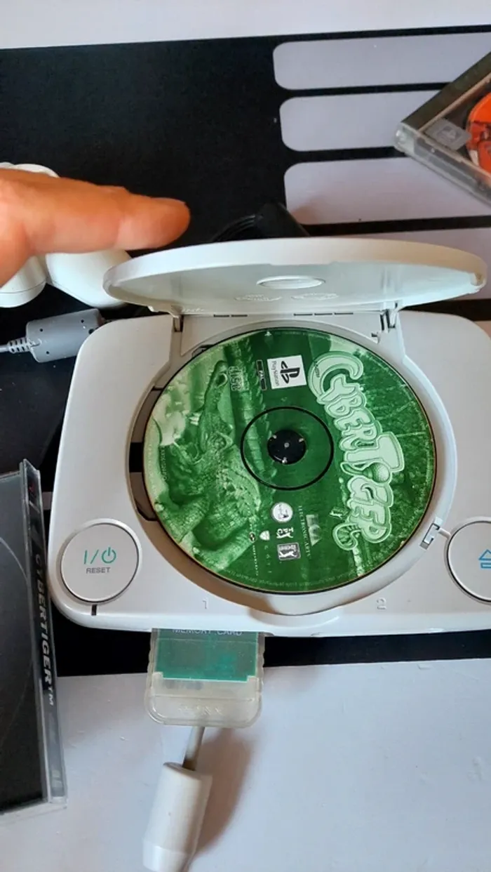 Cybertiger  ps1 complet - photo numéro 4