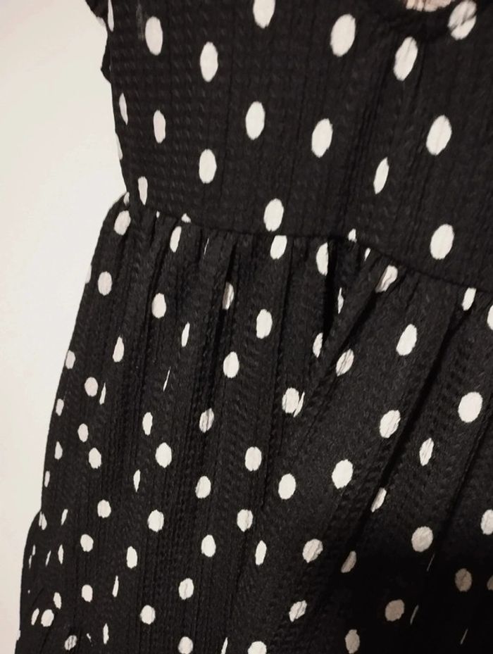Mini-robe à pois évasée - photo numéro 4
