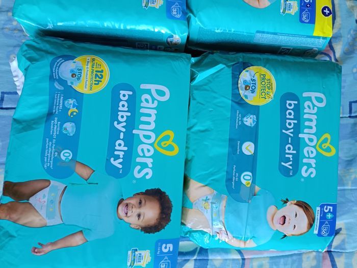 Lot de 4 paquets de couches pampers baby dry taille 5 - photo numéro 3