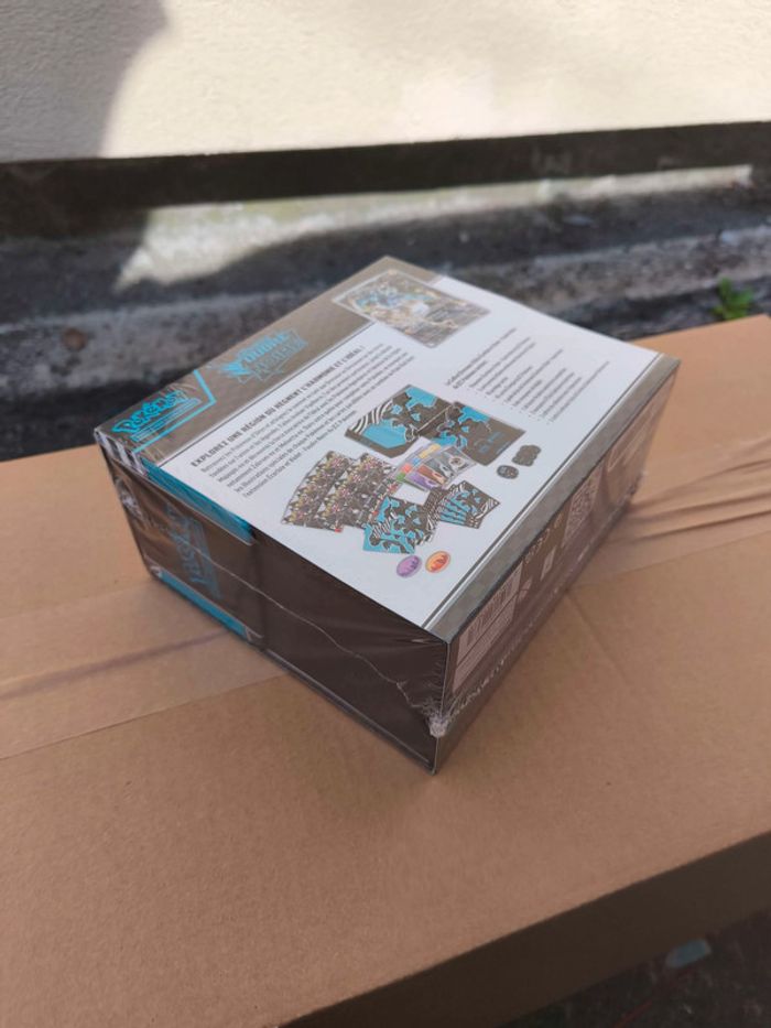 ETB Pokémon Foudre Noire EV10.5 - photo numéro 2