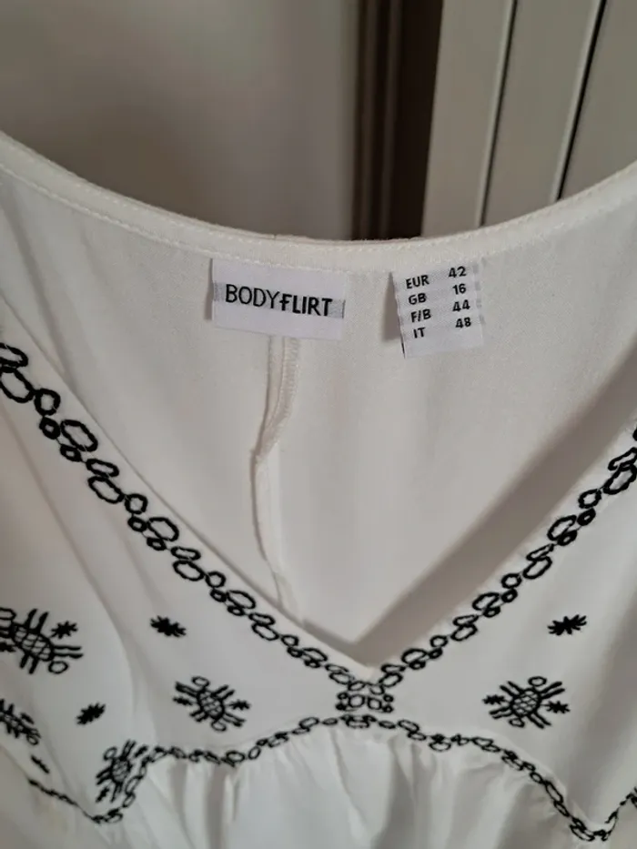 Lot de 2 blouses fluides neuves Bodyflirt (de Bonprix) - photo numéro 3