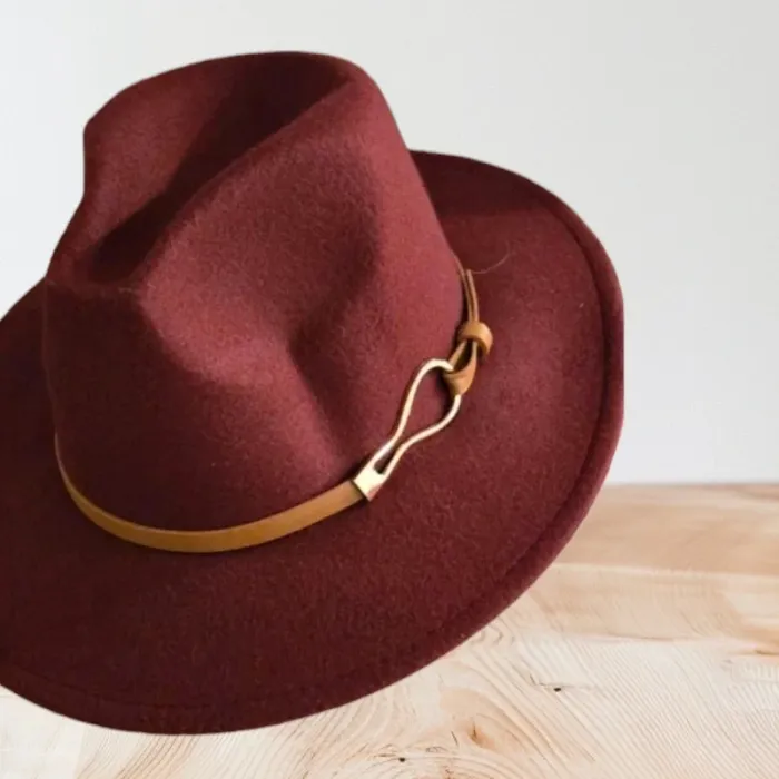 Destockage chapeaux vide maison