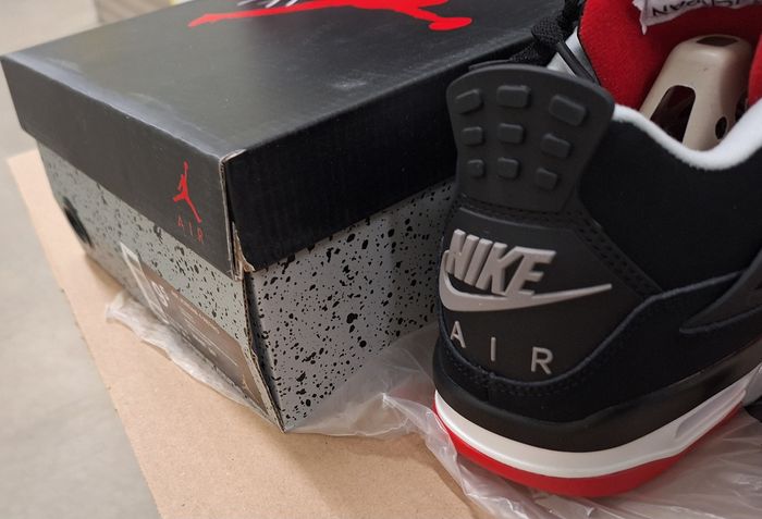 Replique Nike air Jordan 4 Retro neuve avec étiquettes 🏷 
Qualité primium - photo numéro 9