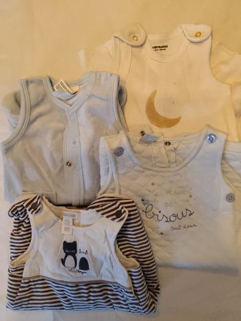 Bodies Bébé / 1 mois