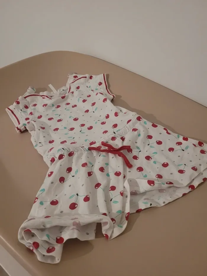 Robe cerise