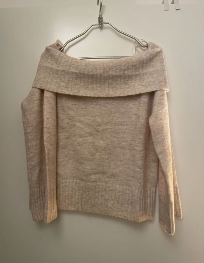 Pull épaules dénudées