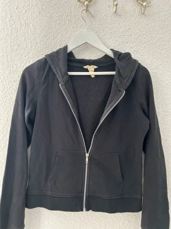 Veste à capuche noire