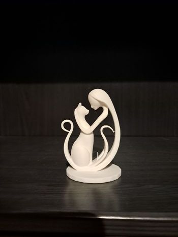 Statuette femme chat blanche