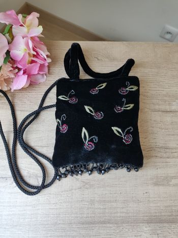 Mini sac en velours noir pampilles et broderie