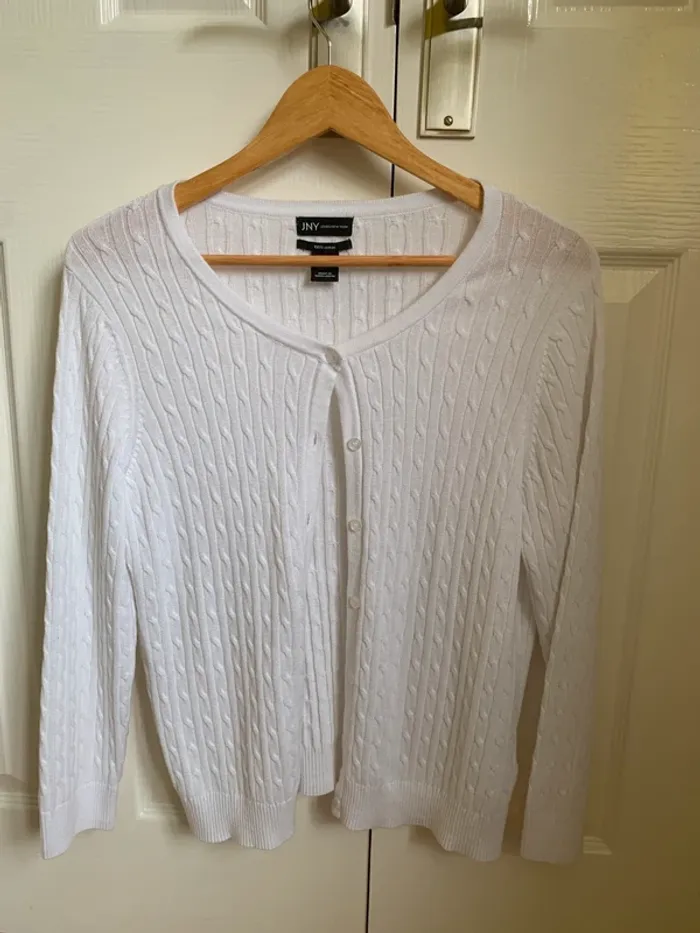 White light pure cotton cable cardigan.