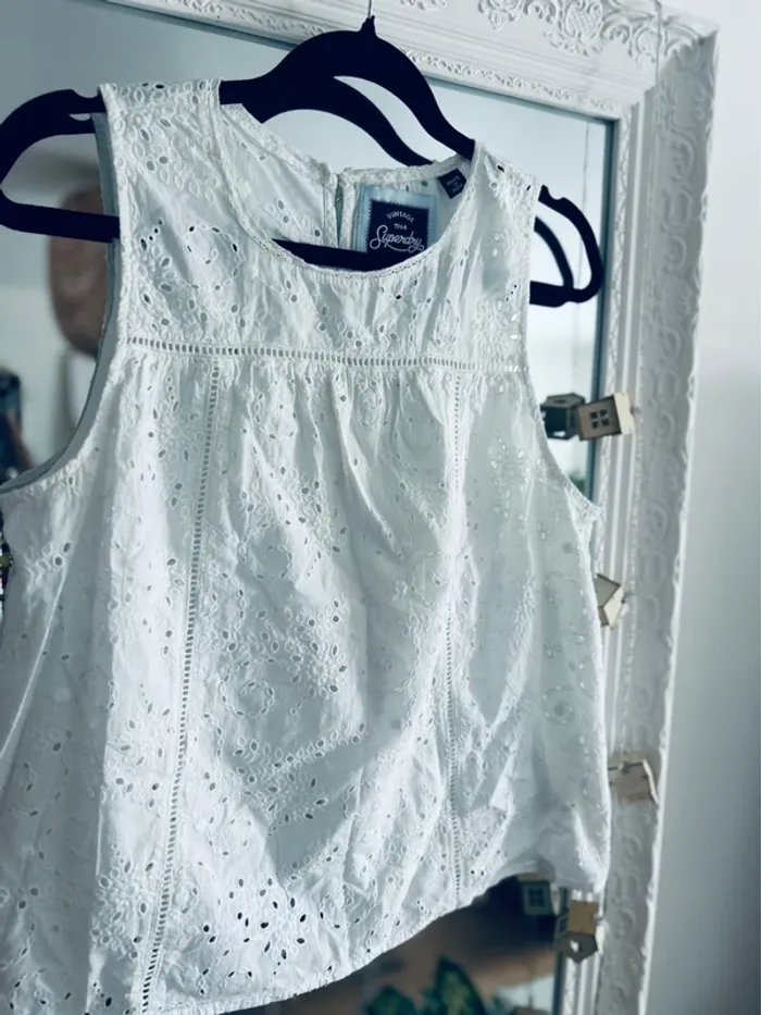Jolie débardeur broderie anglaise Superdry vintage taille 44 - photo numéro 2