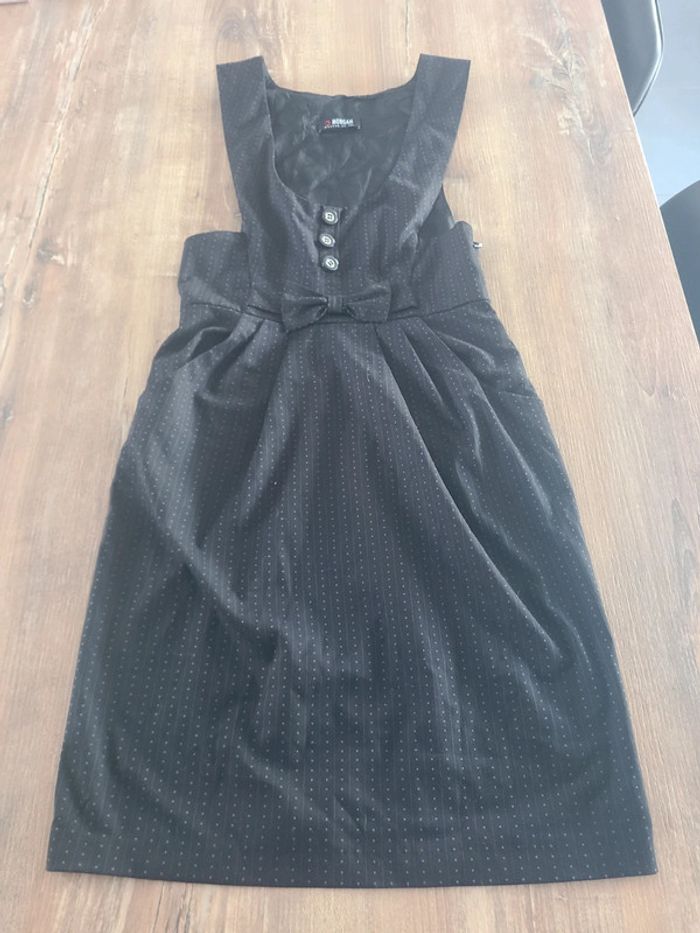 Robe courte.
