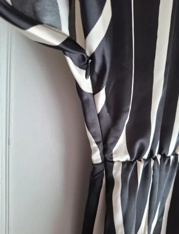 Robe courte à rayures - photo numéro 4