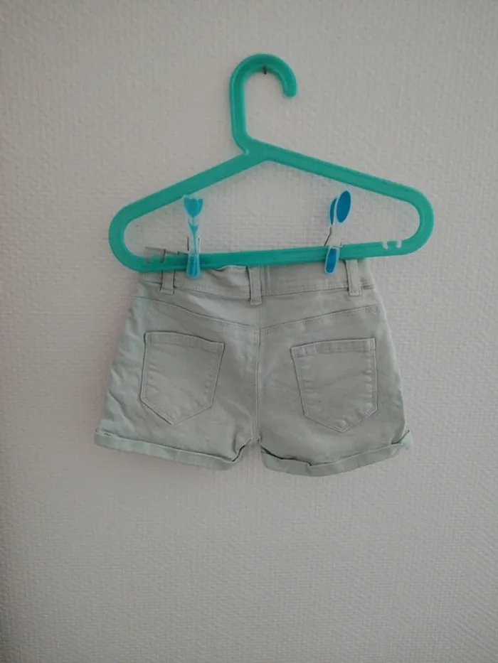 Short en jean taille 4 ans - photo numéro 4