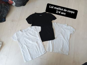 Lot maillots de corps 2/4 ans