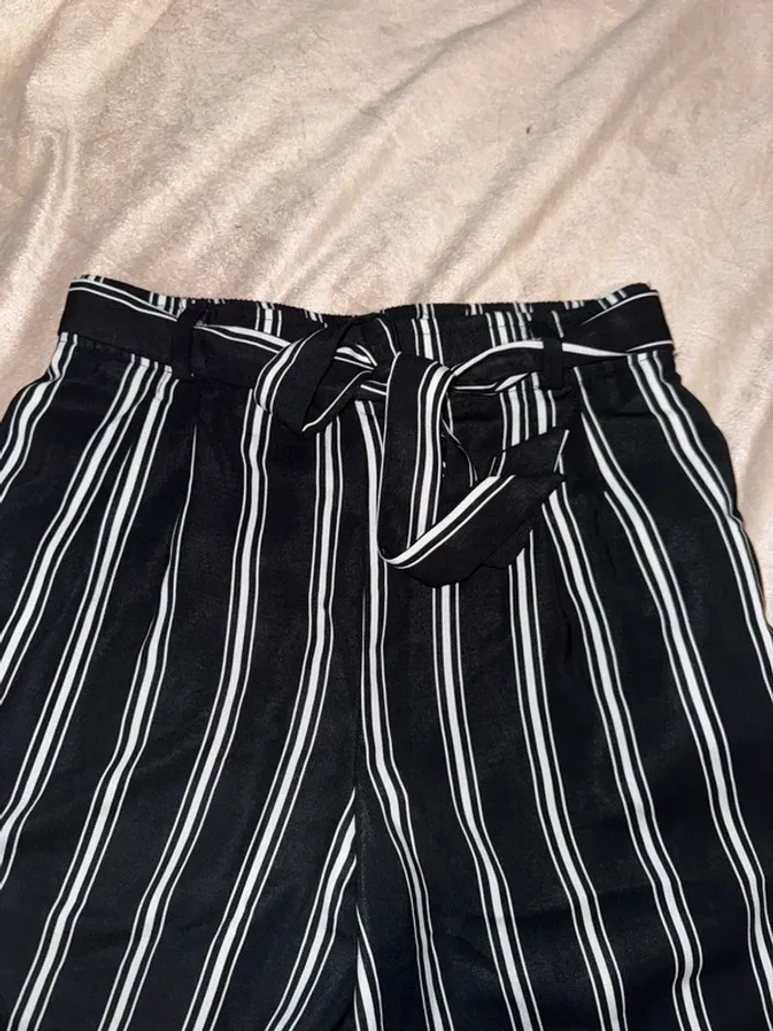 Pantalon petite fluide large 38 h&m - photo numéro 2