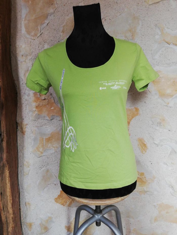 Tee-shirt centre spacial