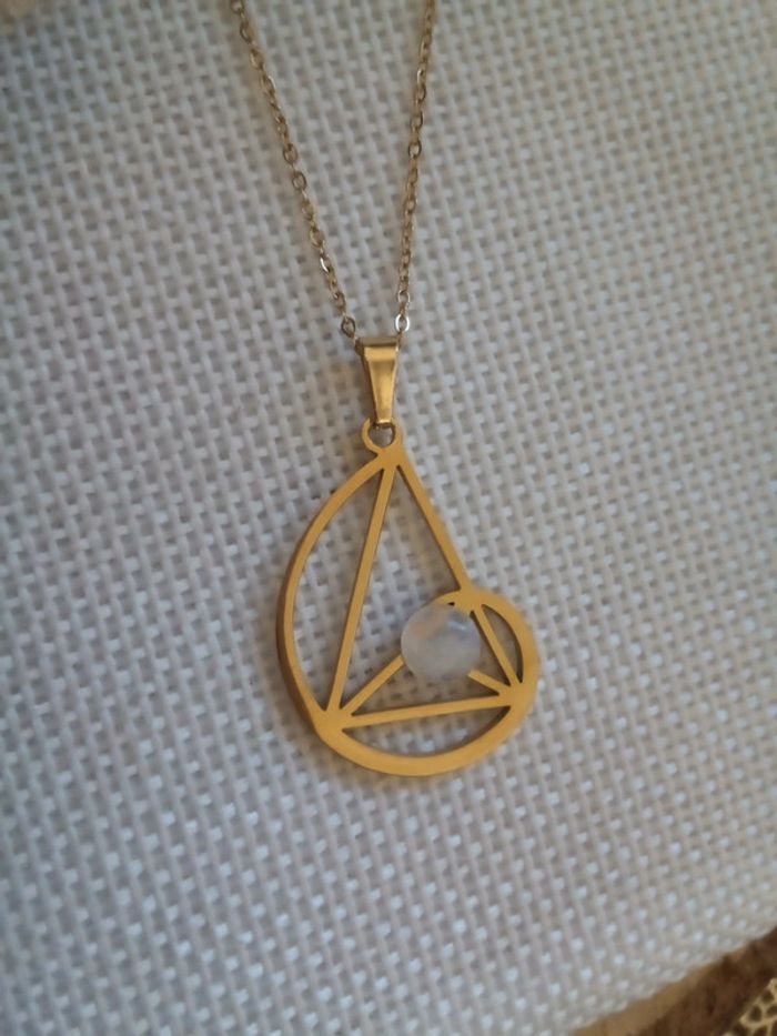 Collier spirale d'or de Fibonacci et pierre de lune - photo numéro 2