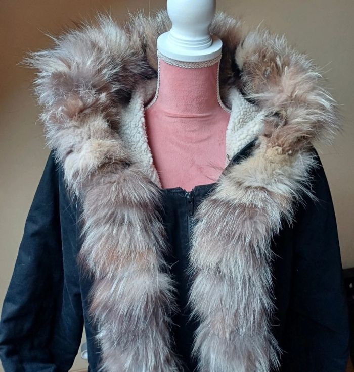 Parka avec bordure en fourrure - photo numéro 2