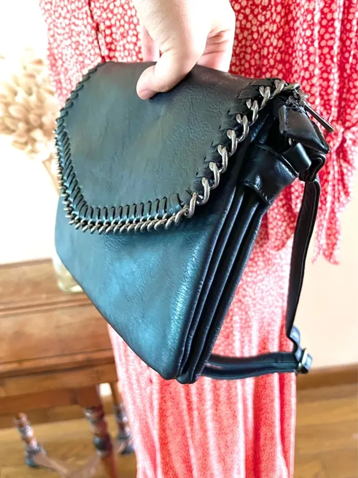 Sac à Main Noir Élégant avec Détails en Tresse et chaine brodé - photo numéro 12
