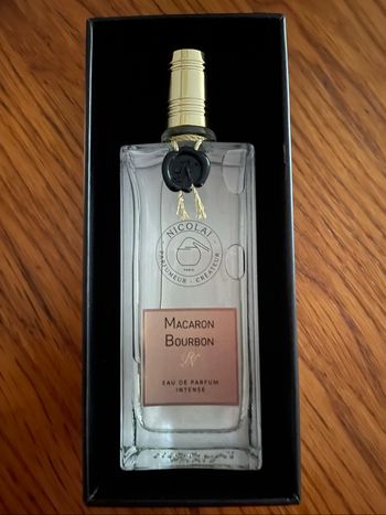 Eau de parfum Nicolai neuf