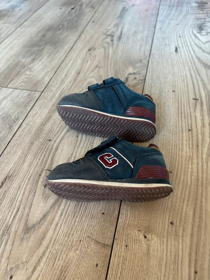 Baskets taille 21 - photo numéro 3