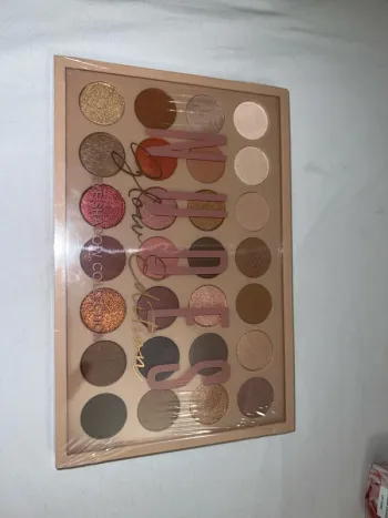 Palette Neuve couleur Nude chaude