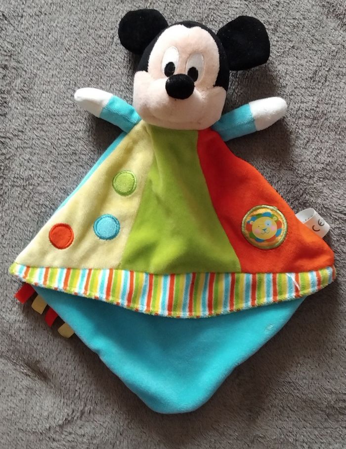 Doudou triangle plat Michey -Disney
