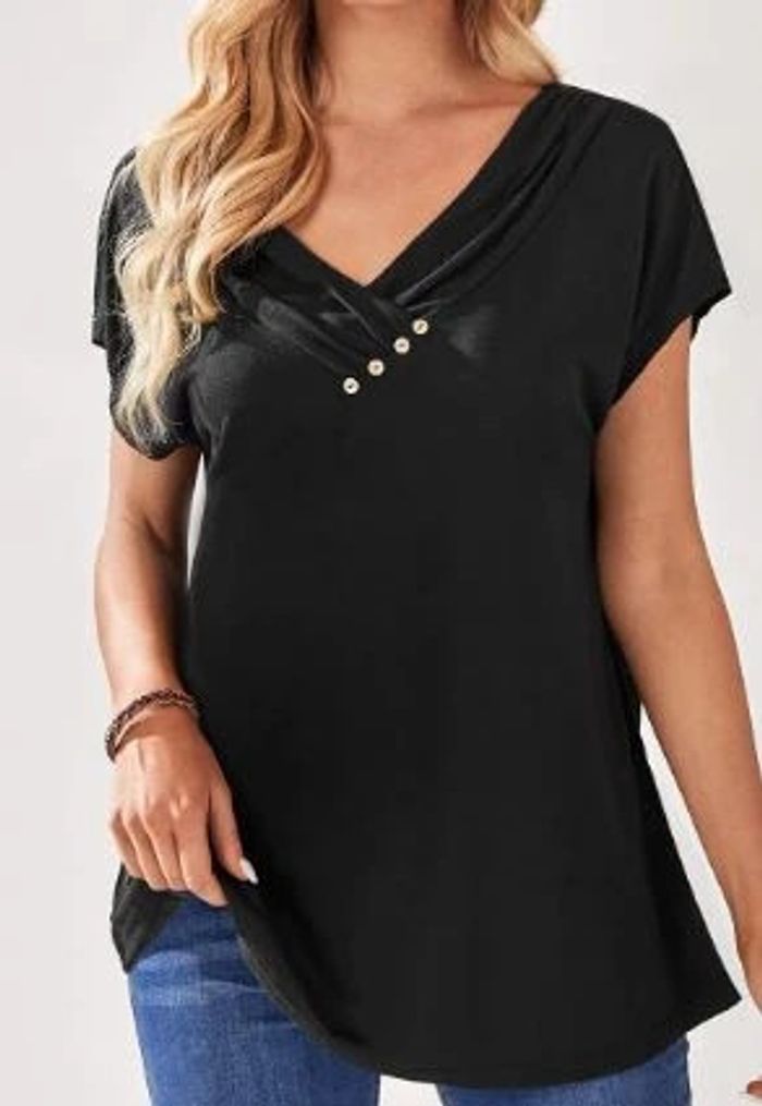 Haut noir fluide sans manches avec décors boutons - Emery Rose - photo numéro 5