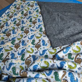 Tissu molleton dino 150cm largeur 150cm