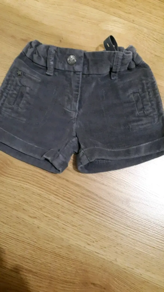 Short velours gris 2 ans