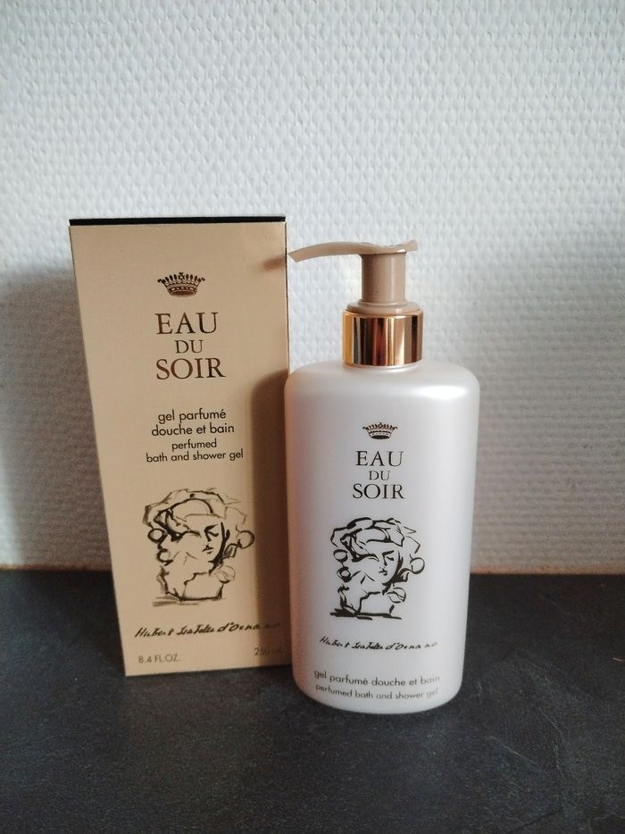 Gel douche et bain Eau du Soir Sisley neuf