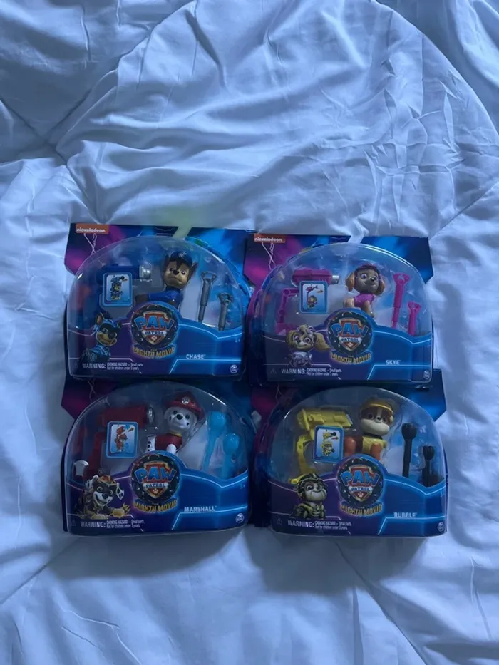 4 figurines pat patrouille neuve