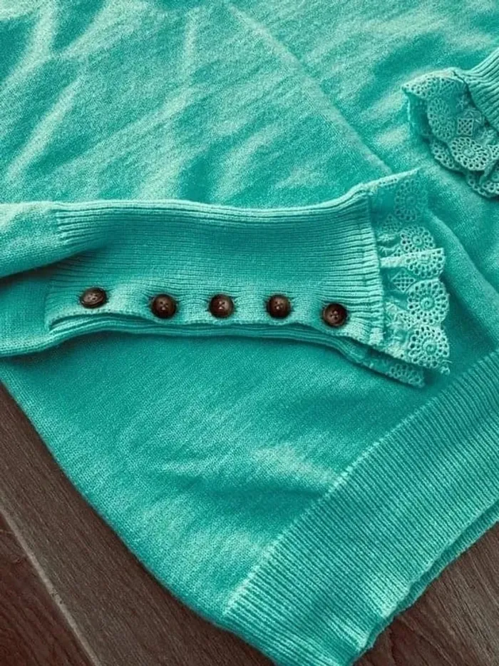 Joli Pull vert d'eau menthe manches longues dentelle taille 36/40