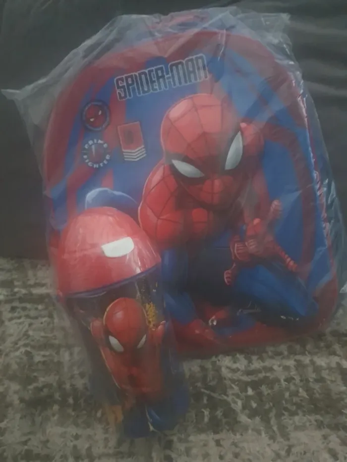 Sac a dos avec gourde marvel - photo numéro 3