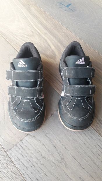 Adidas taille 28