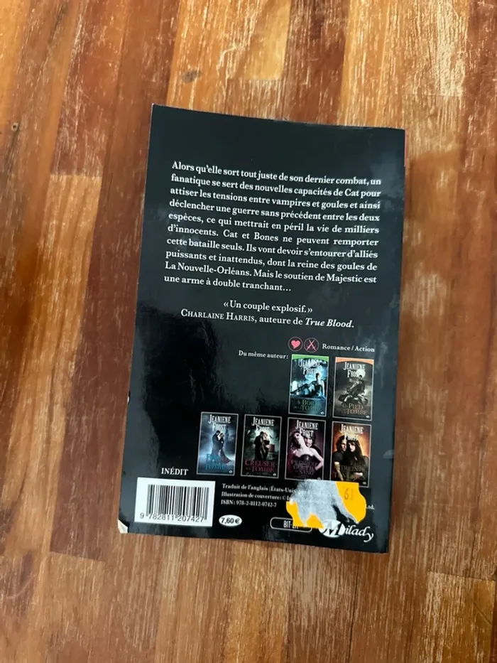 Livre réunis dans la tombe - photo numéro 3