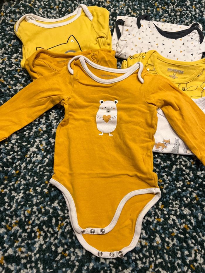 Lot 9 bodies 12 mois - photo numéro 6