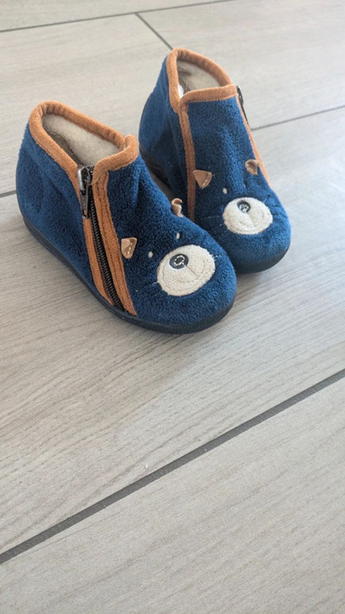 Chaussons taille 22