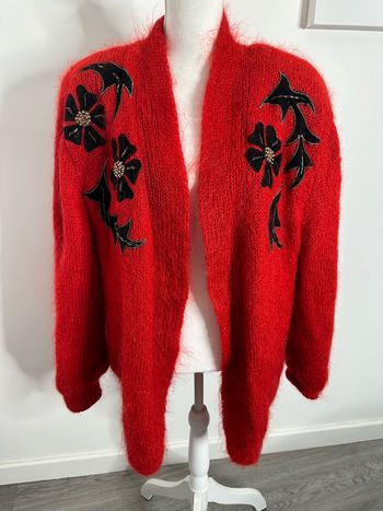 Cardigan oversize orange en Laine et angora broderies velours et perles Vintage Tu
