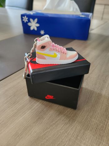 porte clé basket nike avec boite
