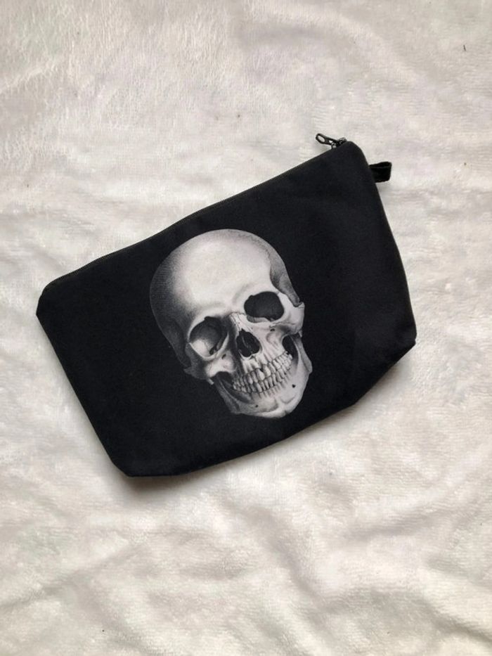 Pochette tête de mort