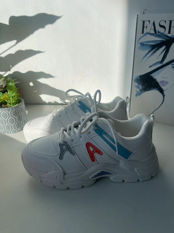 Basket T37 taille petit - photo numéro 2