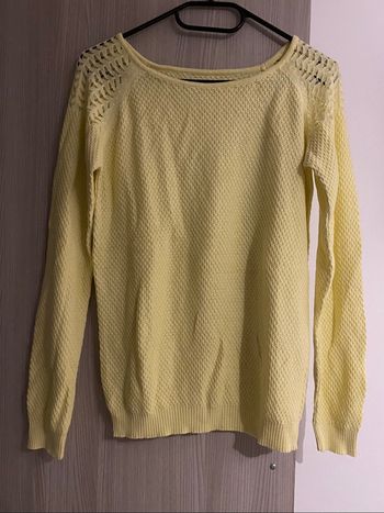 Pull léger jaune